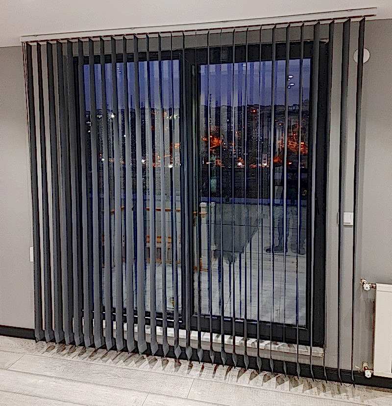 Dikey Perde Nerelerde Kullanılır? | Modern ve Fonksiyonel Perde Sistemleri