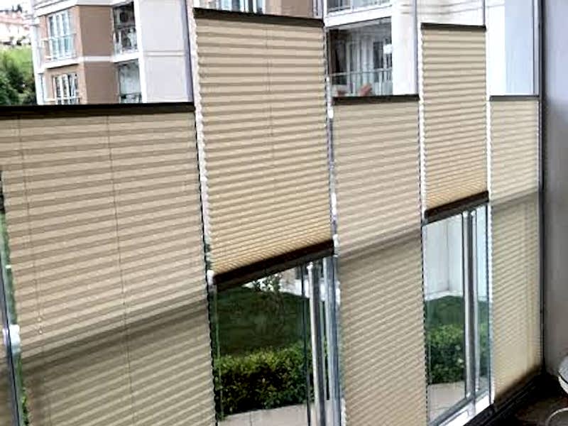 Katlanır Cam Balkon Perdesi (Plise Perde) | Cam Balkonlar İçin Modern ve Şık Çözüm